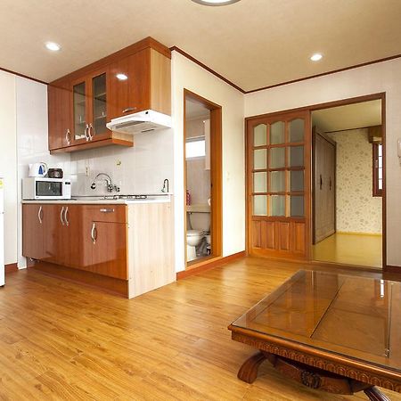 Nuyoungnayoung Pension Seogwipo Exterior photo